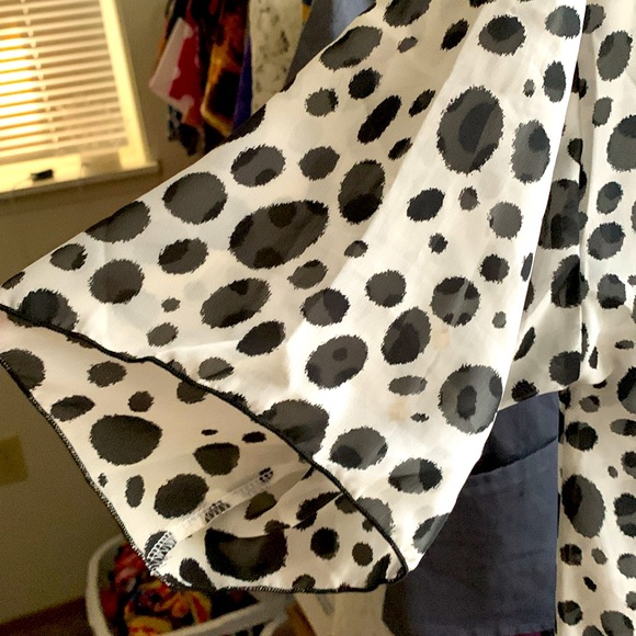 Black & White LuLaRoe Lindsay Kimono - NWOT Small - Picture 5 of 9